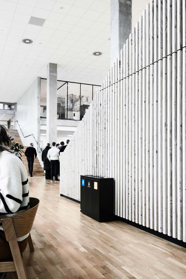 Bica Modell 870 Avfallssortering 3x45 liter Öppna inkast Antracit