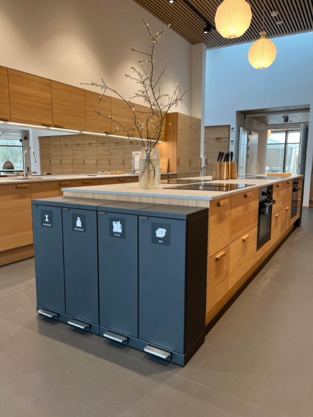 Bica Modell 975 Avfallssortering 2x65 liter Fotpedaler Antracit